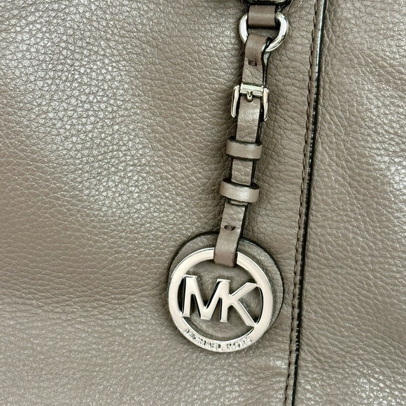 Michael Kors Mauve Gray Pebbled Leather Tote Bag in good condition. - Picture 15 of 16
